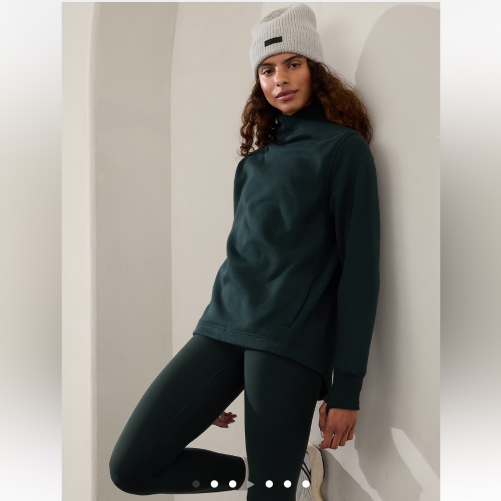 Athleta green sweatshirt Medium